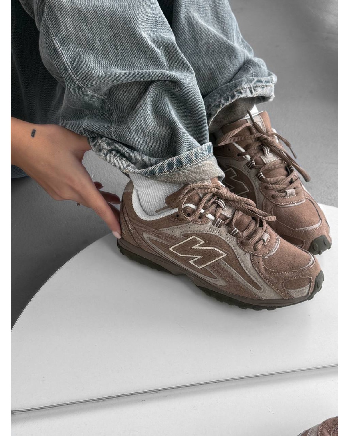 New Balance 204L Brown