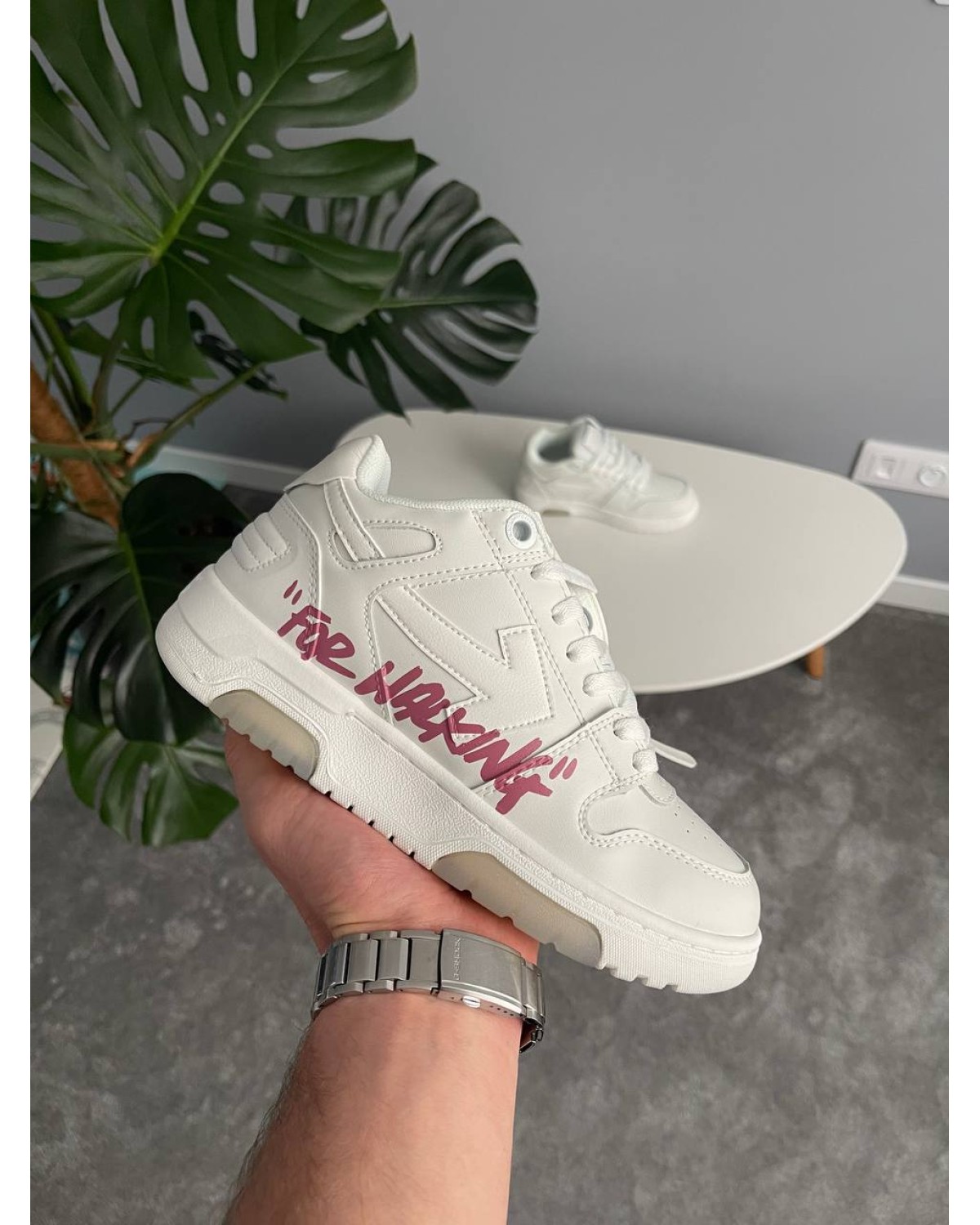 Off White For Walking White Pink