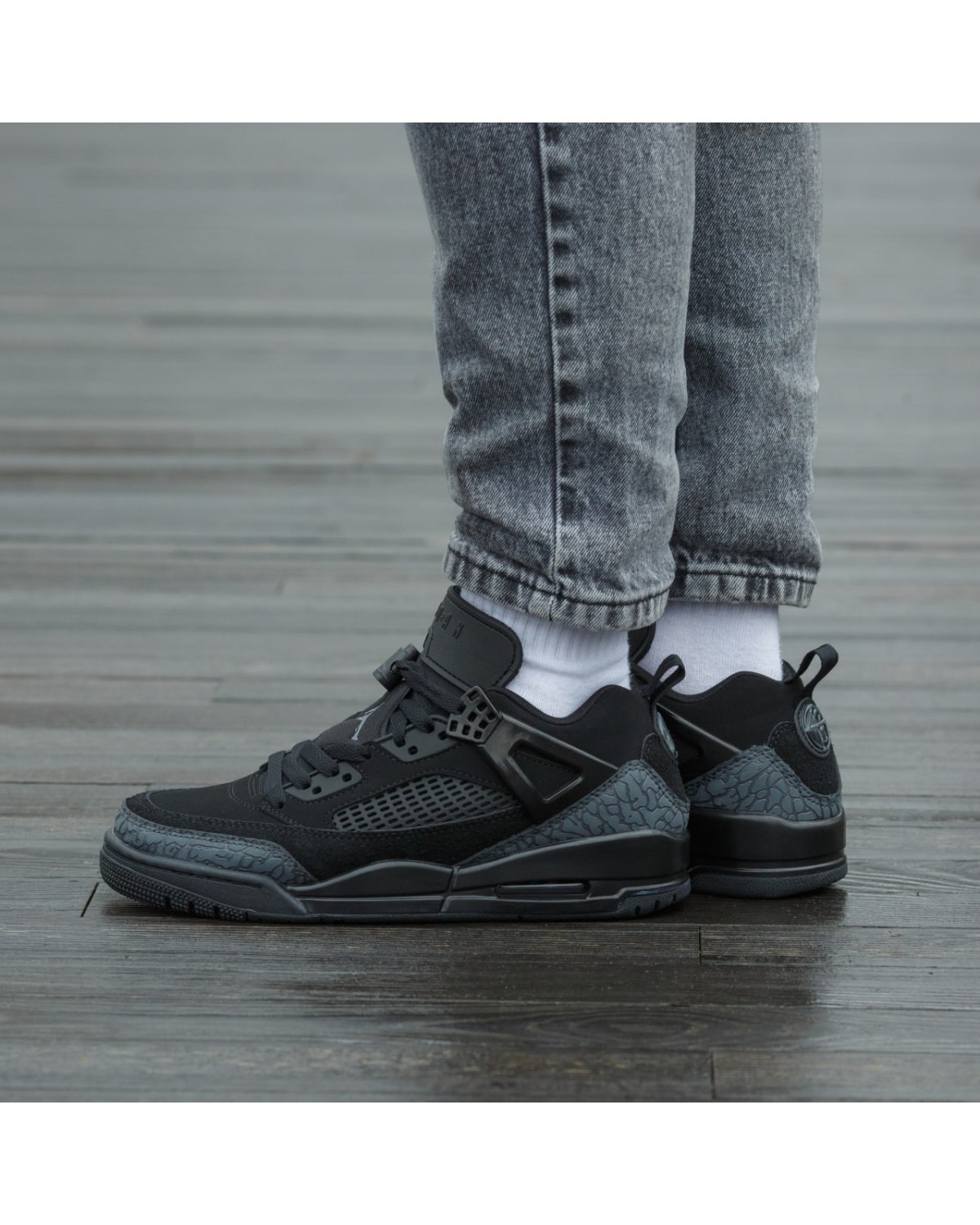 Air Jordan 3 Retro Low Black Cat
