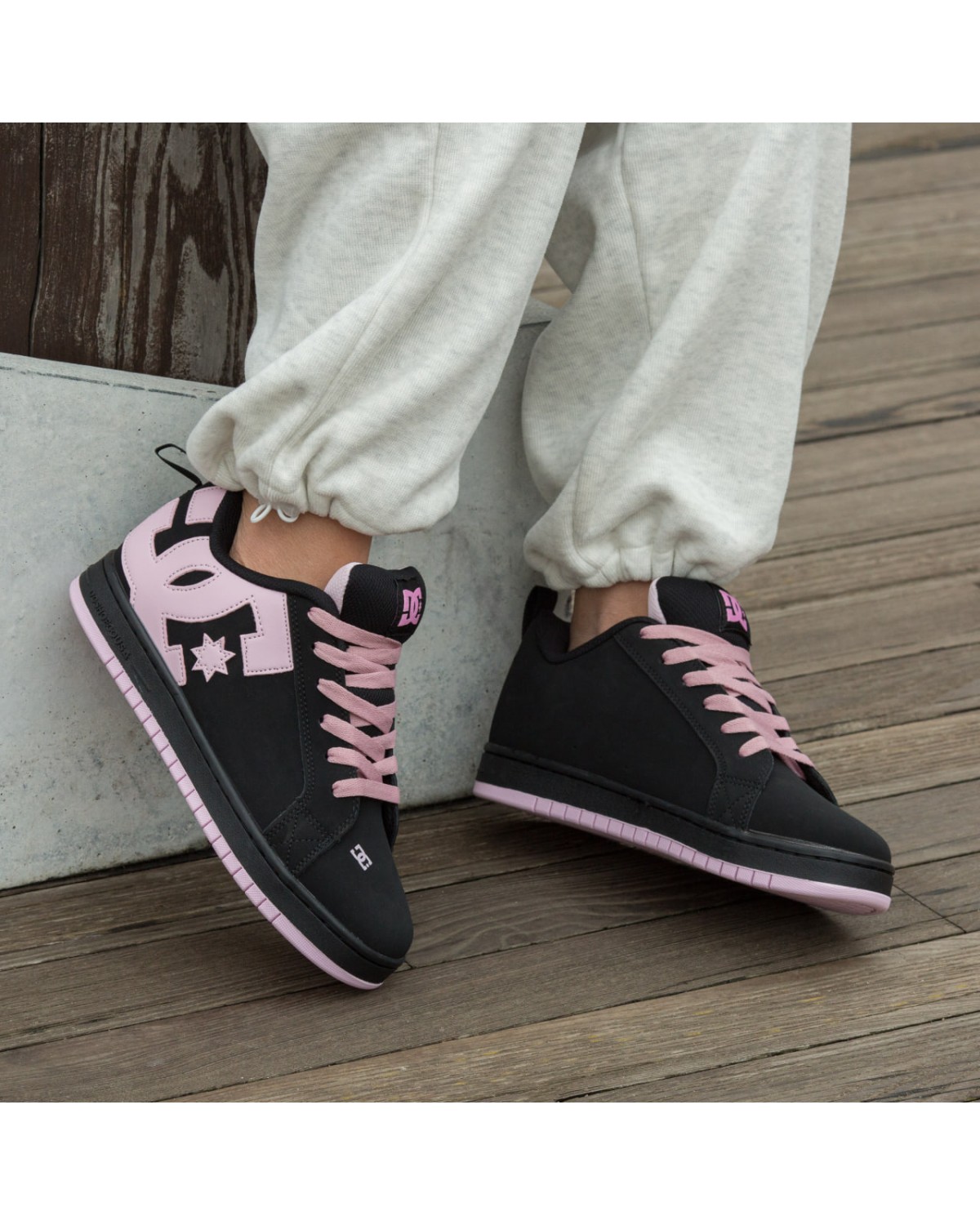 DC Court Graffik Black Pink