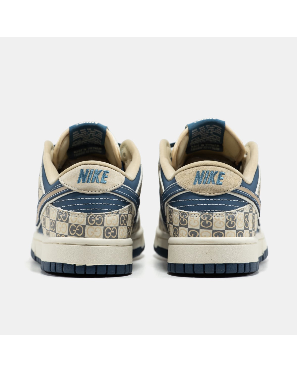 Nike SB Dunk Low x Gucci Nike SB Dunk Low x Gucci