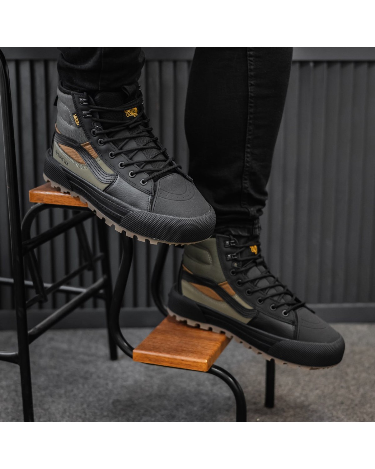 Vans Old Skool MTE 1 Gore Tex HI Black Khaki