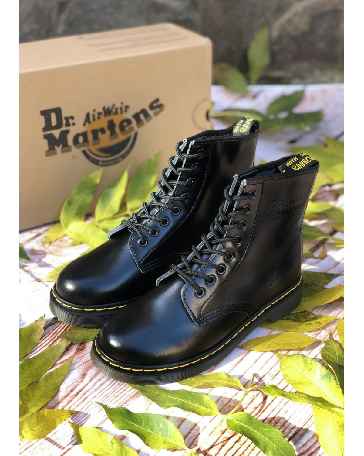 Dr. Martens Black