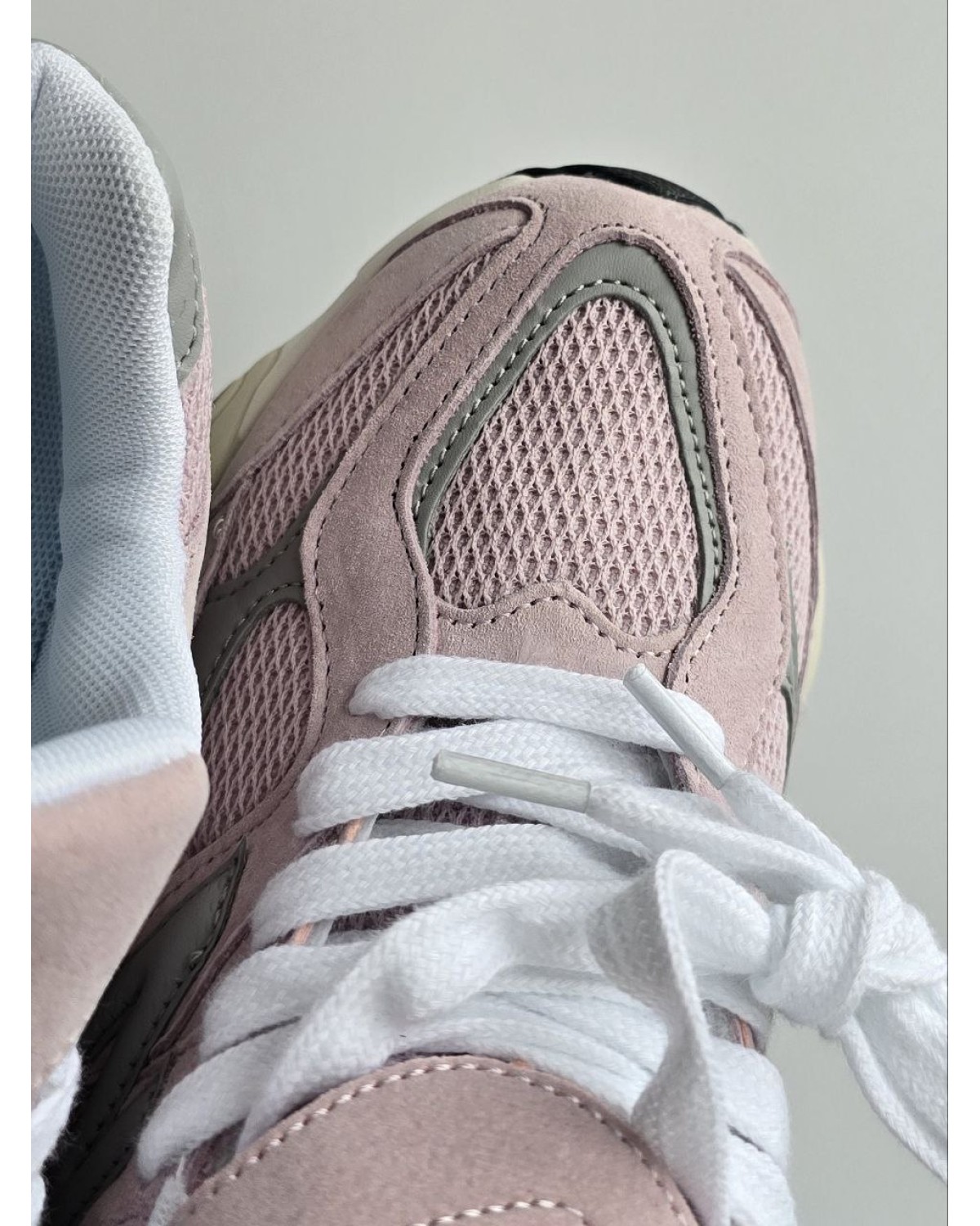 New Balance 9060 Soft Pink/Grey