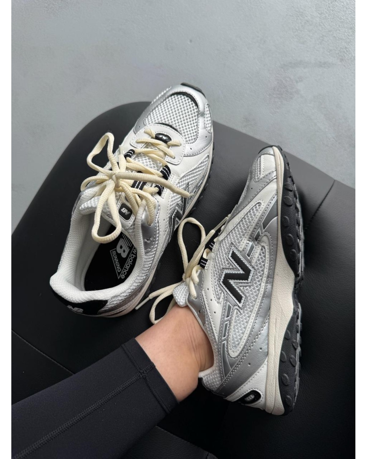 New Balance 204L Silvel/Black