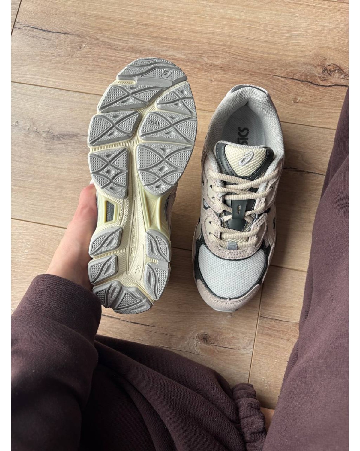 Asics Gel-NYC Cream Oyster Grey Asics Gel-NYC Cream Oyster Grey