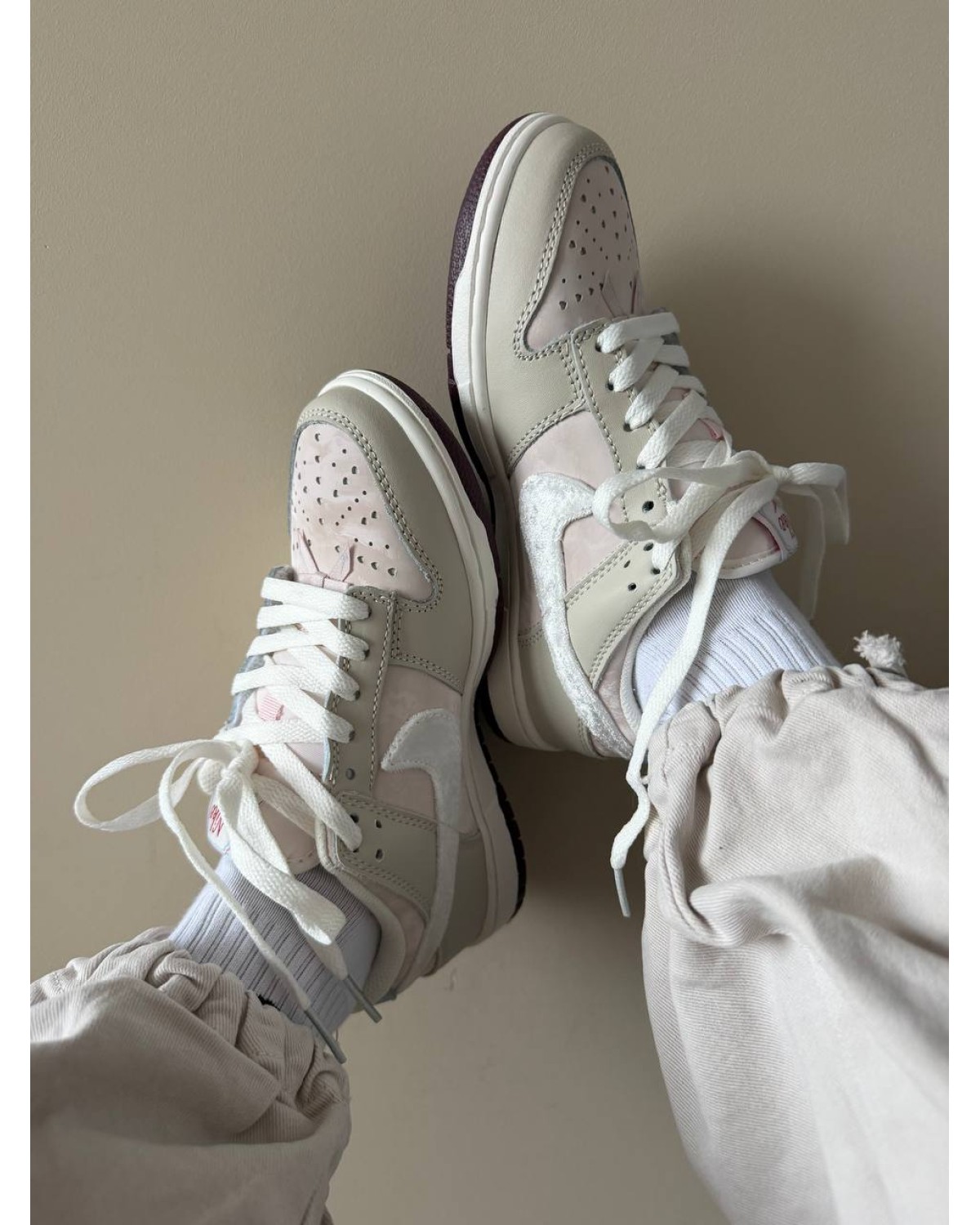 Nike Dunk Low "Valentine's Day"