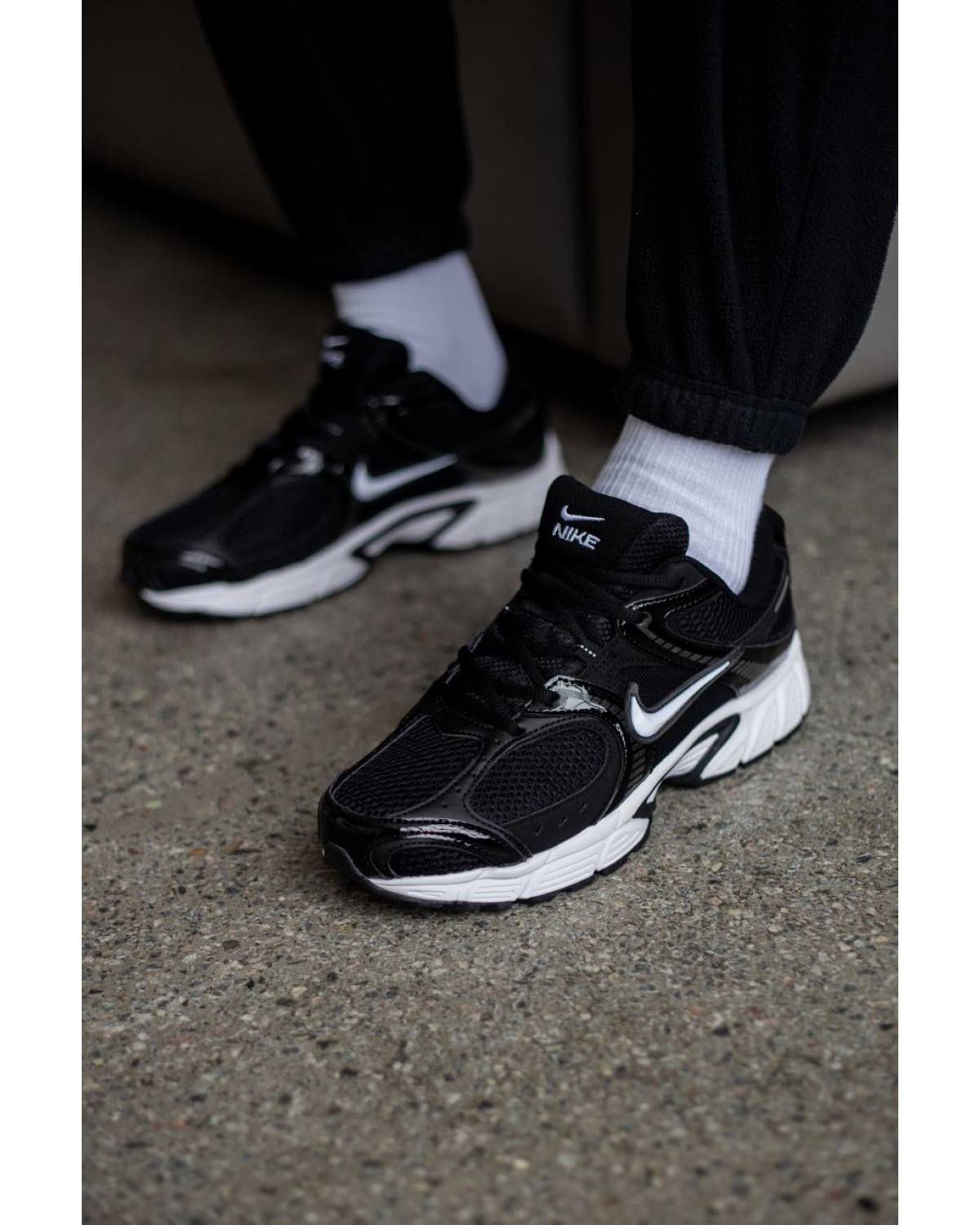 Nike V5 RNR Black/White