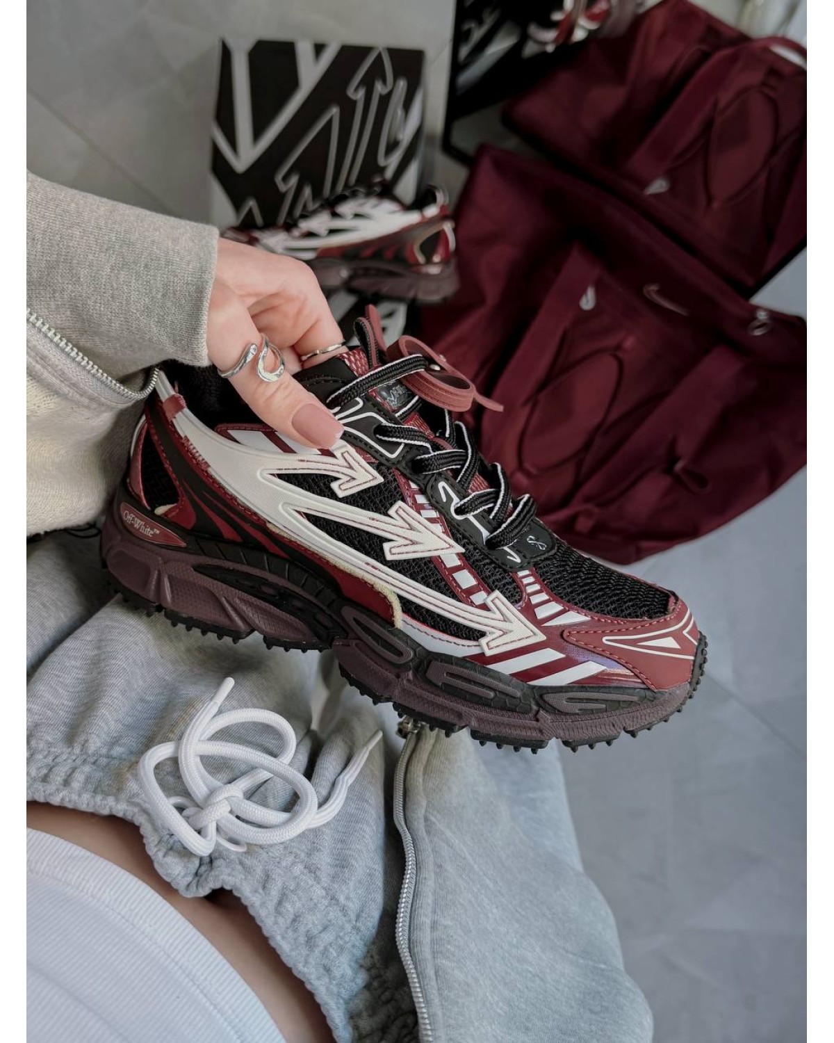 Off-White Right Back Burgundy