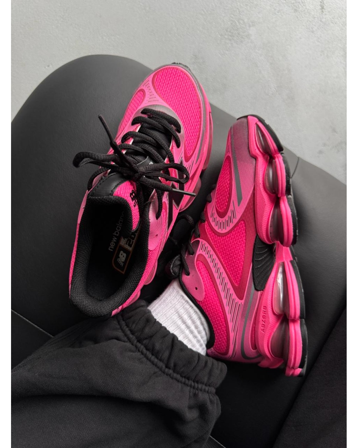 New Balance 2000 White Pink