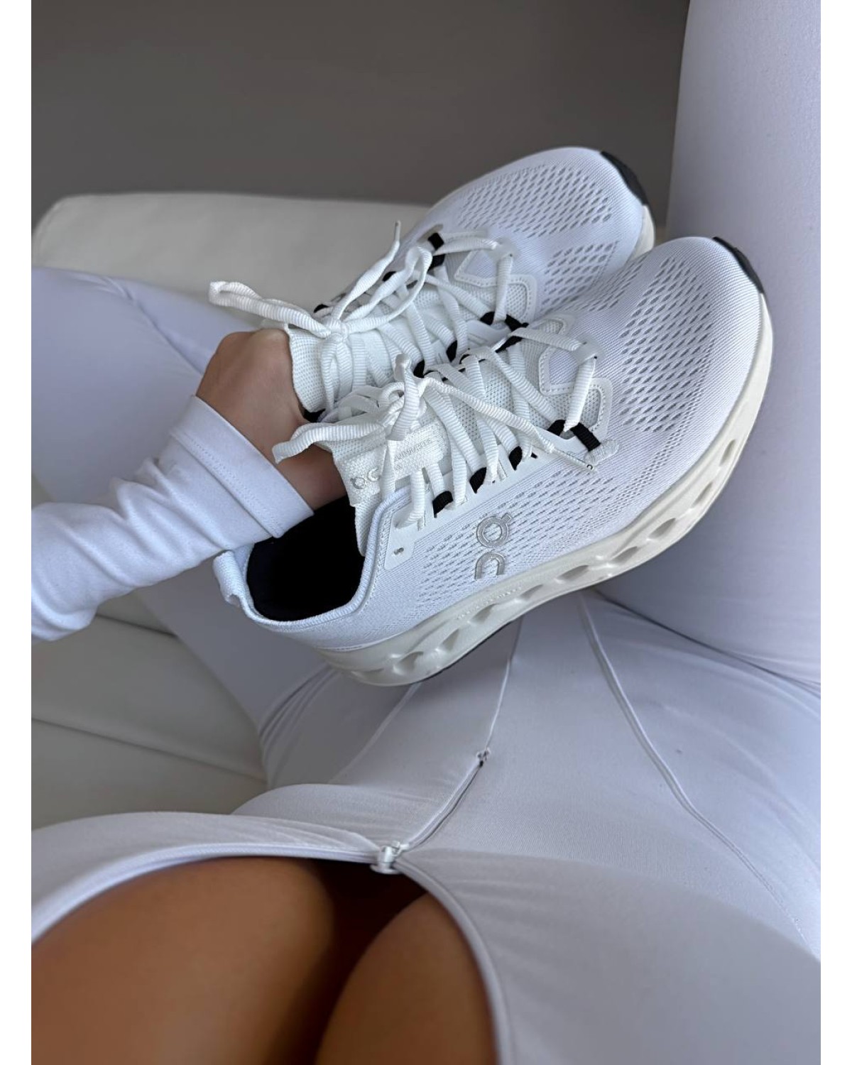 ON Cloudtilt Total White