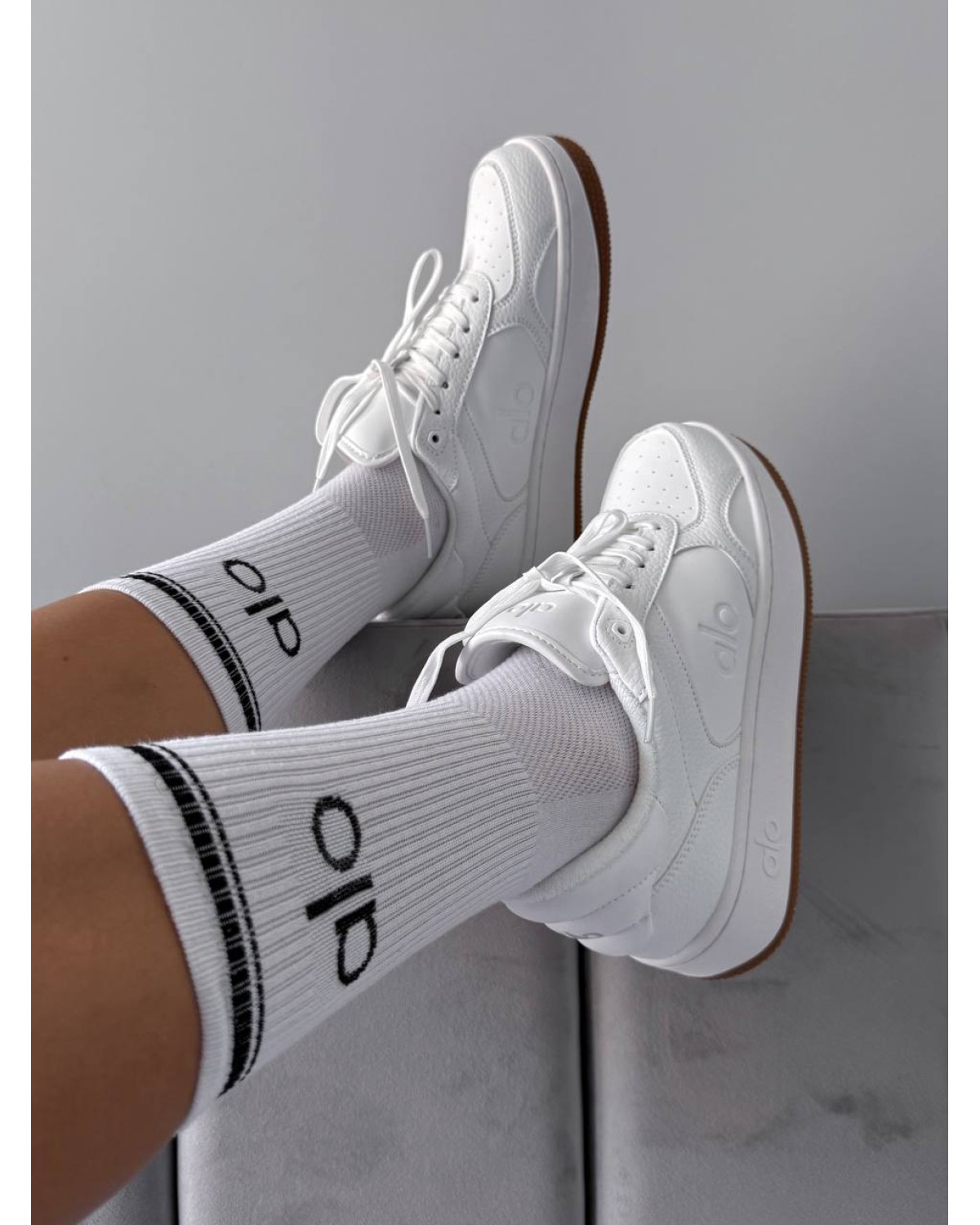 Alo Yoga Recovery Mode Sneaker Natural White/Gum