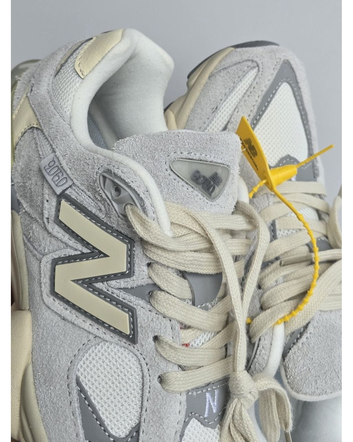 New Balance 9060 Grey/Cream