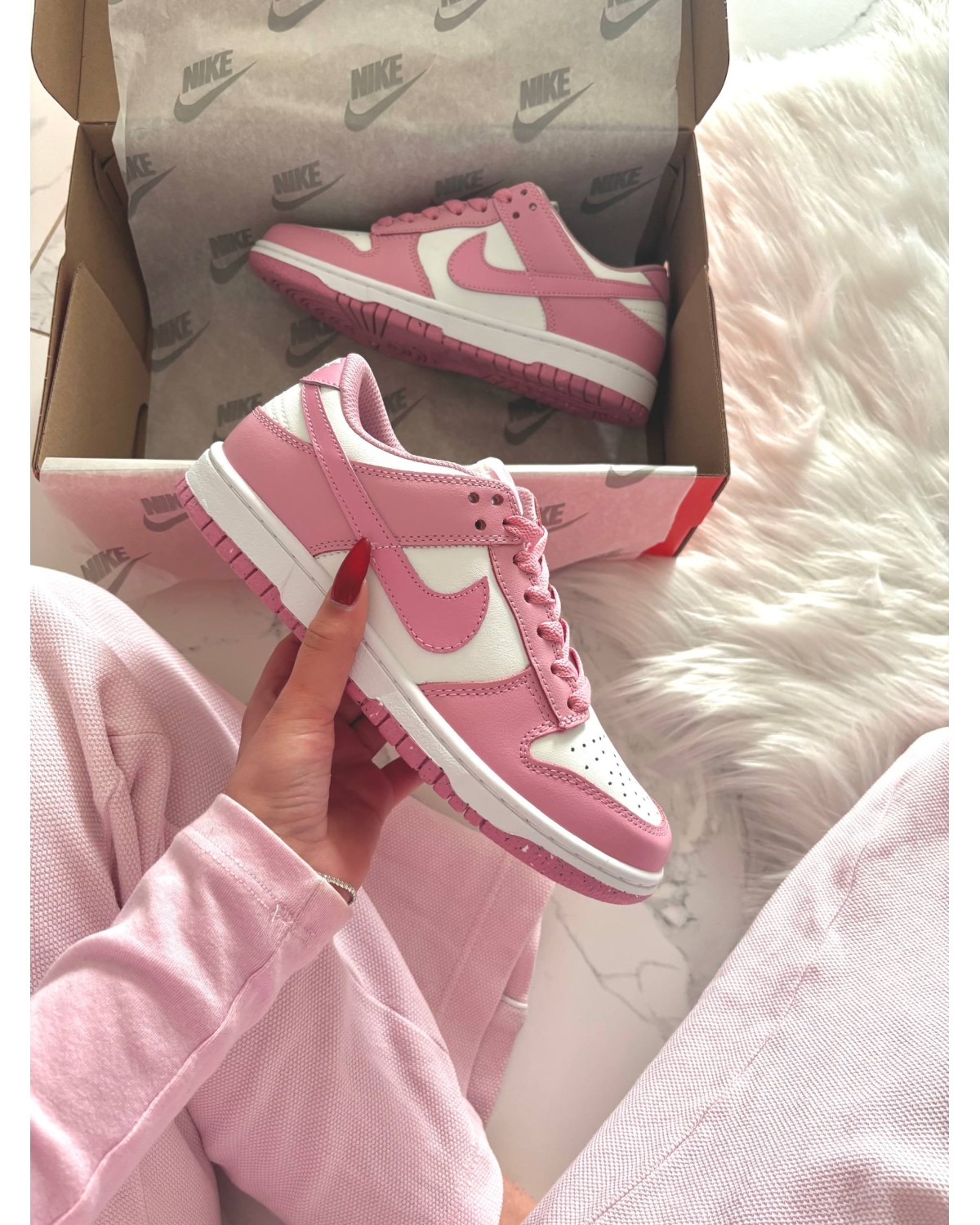 Nike SB Dunk Low Pink White