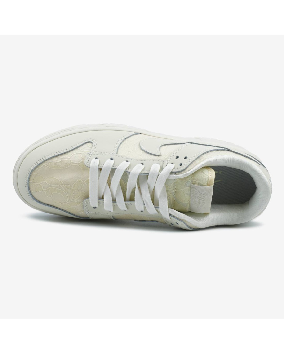 Nike SB Dunk Low Lace Pack Regal Beige