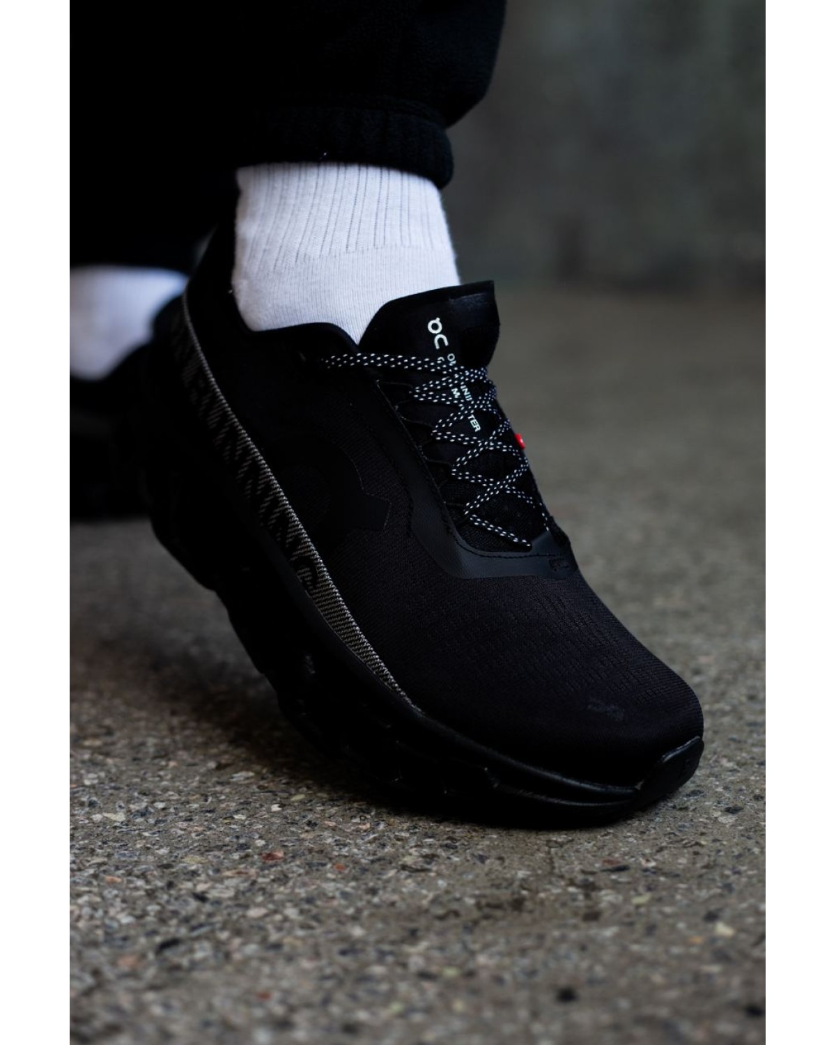 On Cloudmonster 2 Running Black/Grey