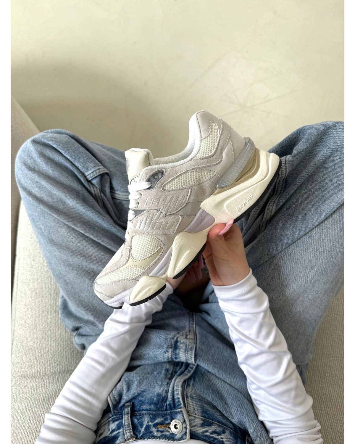 New Balance 9060 Beige
