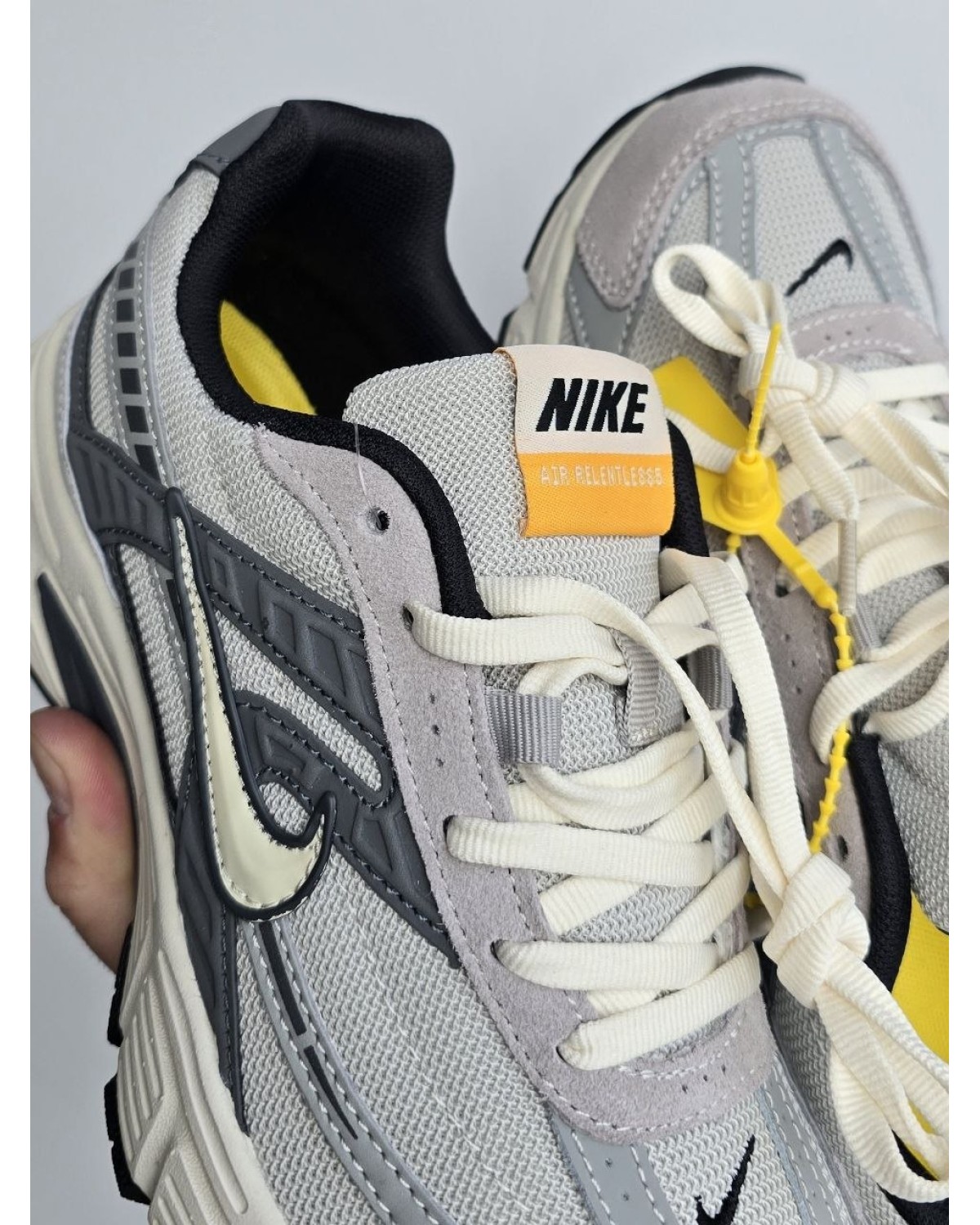 Nike Initiator Light Grey