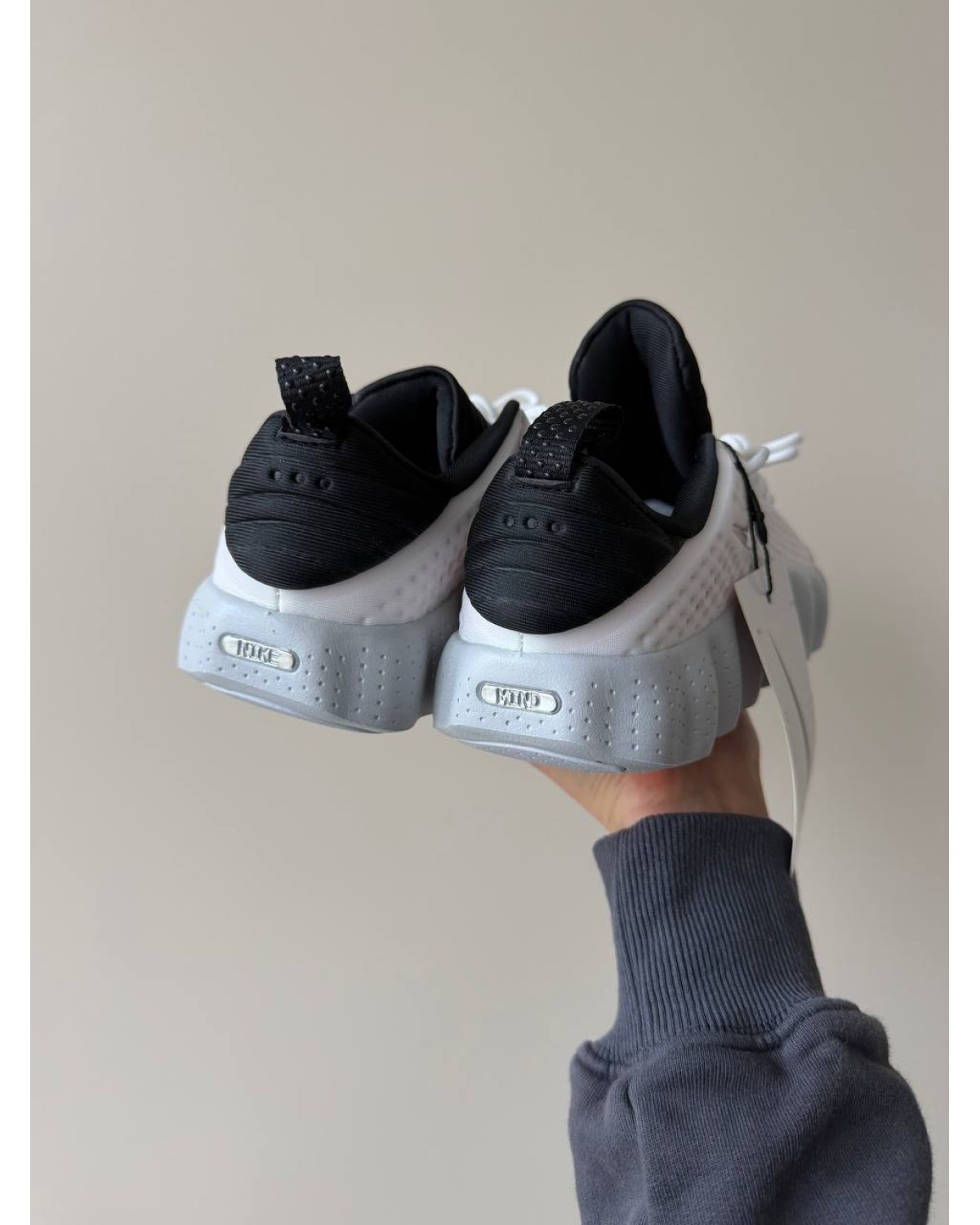 Nike Mind 002 White Black