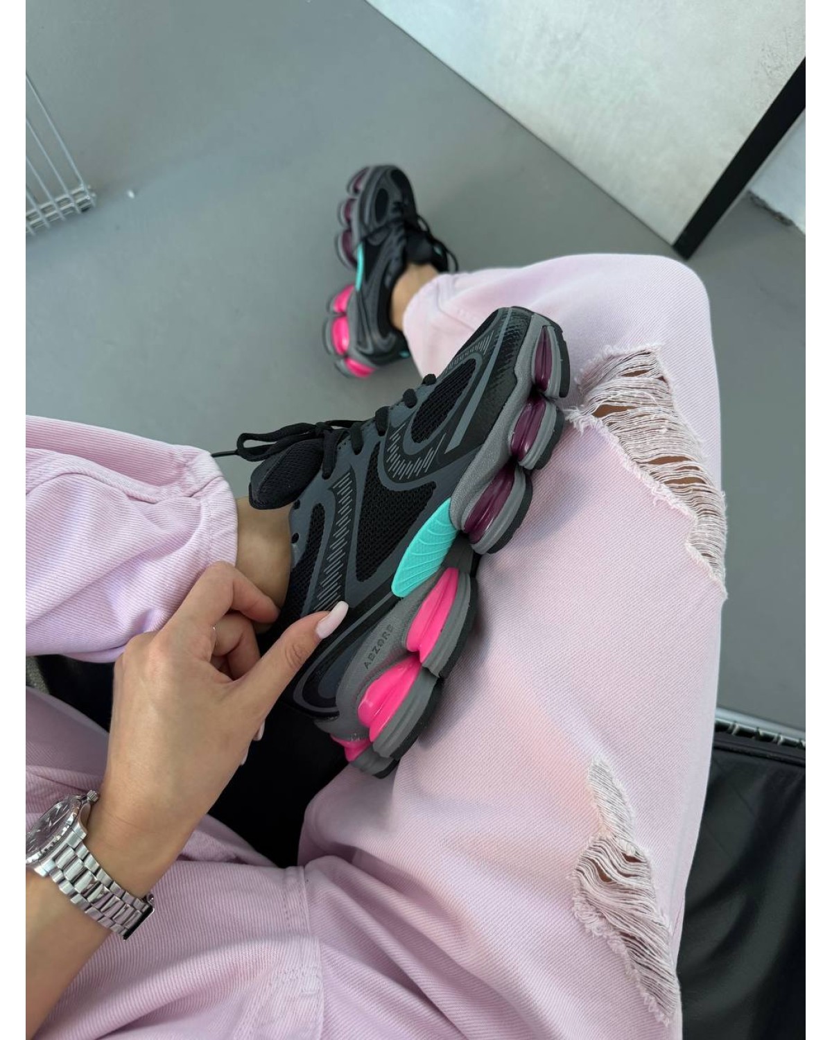 New Balance 2000 Black/Pink/Blue
