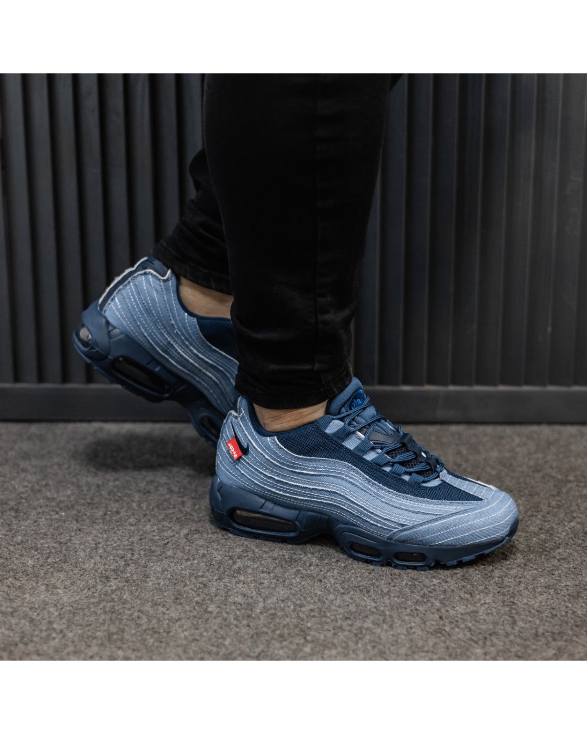 Nike Air Max 95 OG Levi’s Obsidian