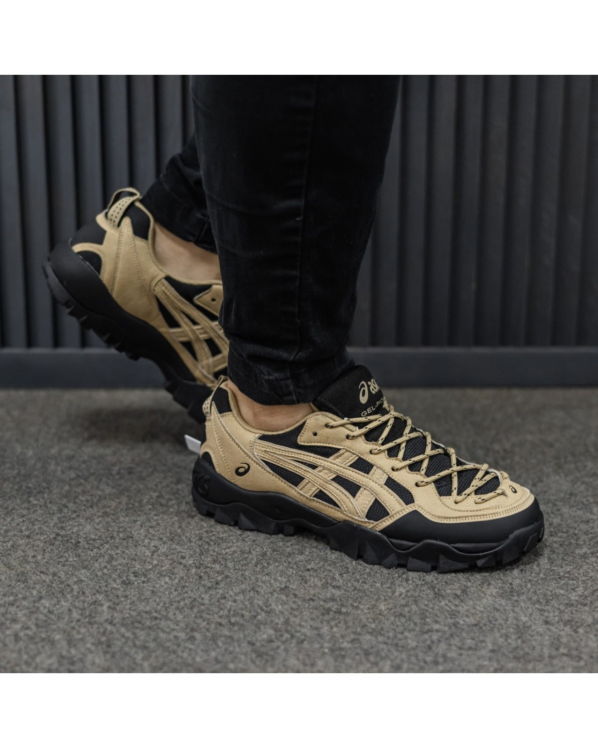 Asics Gel-Pickax Beige Black