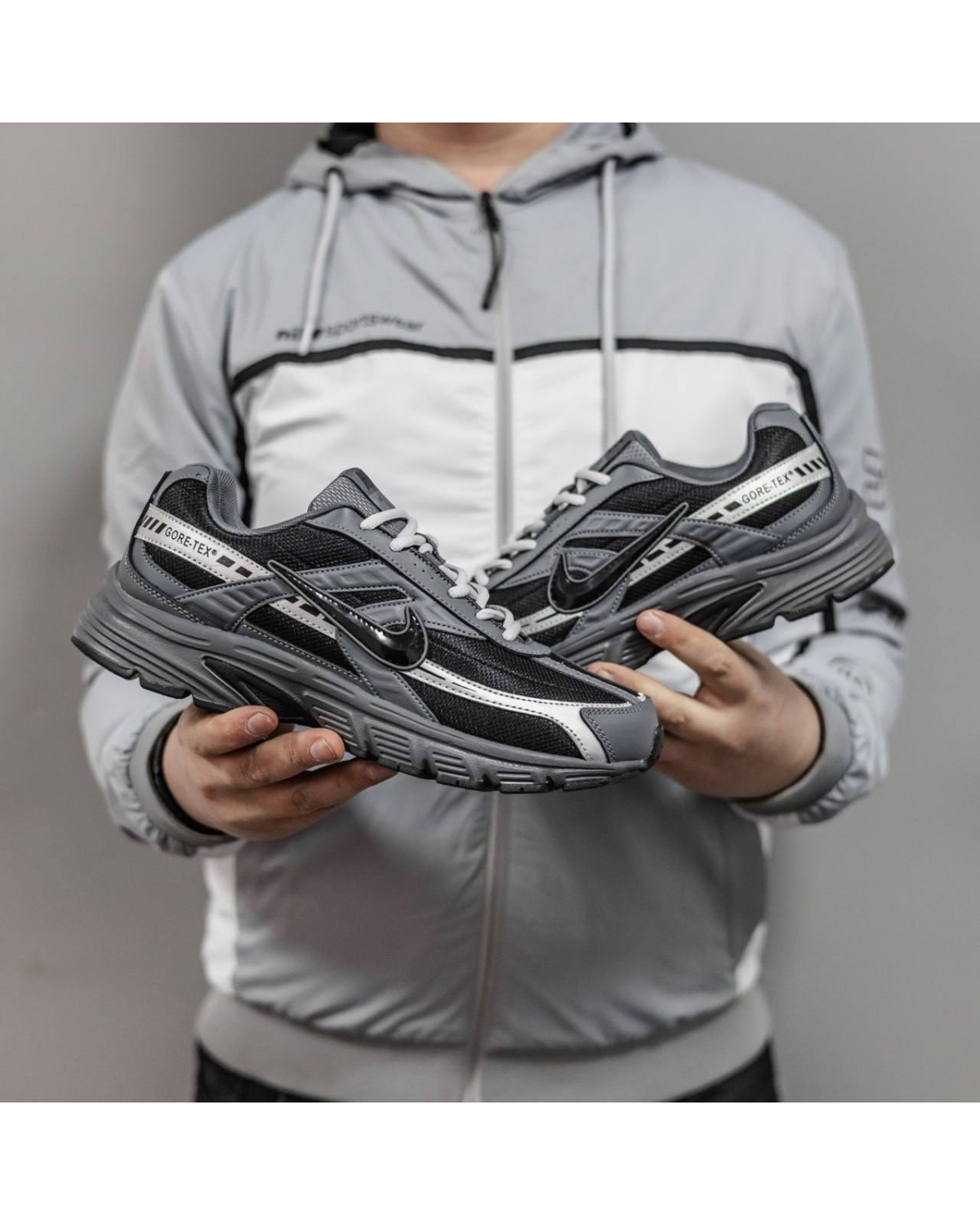 Nike Initiator Gore-Tex Grey Black Nike Initiator Gore-Tex Grey Black