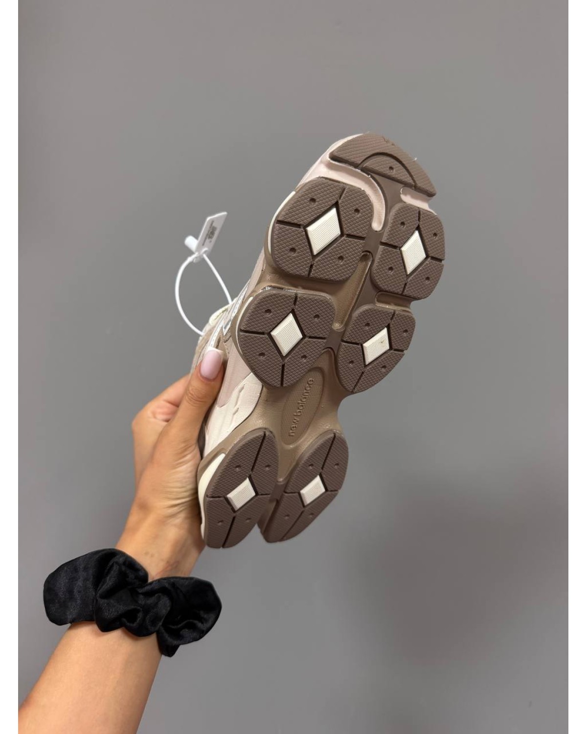 New Balance 9060 Beige/Silver New Balance 9060 Beige/Silver