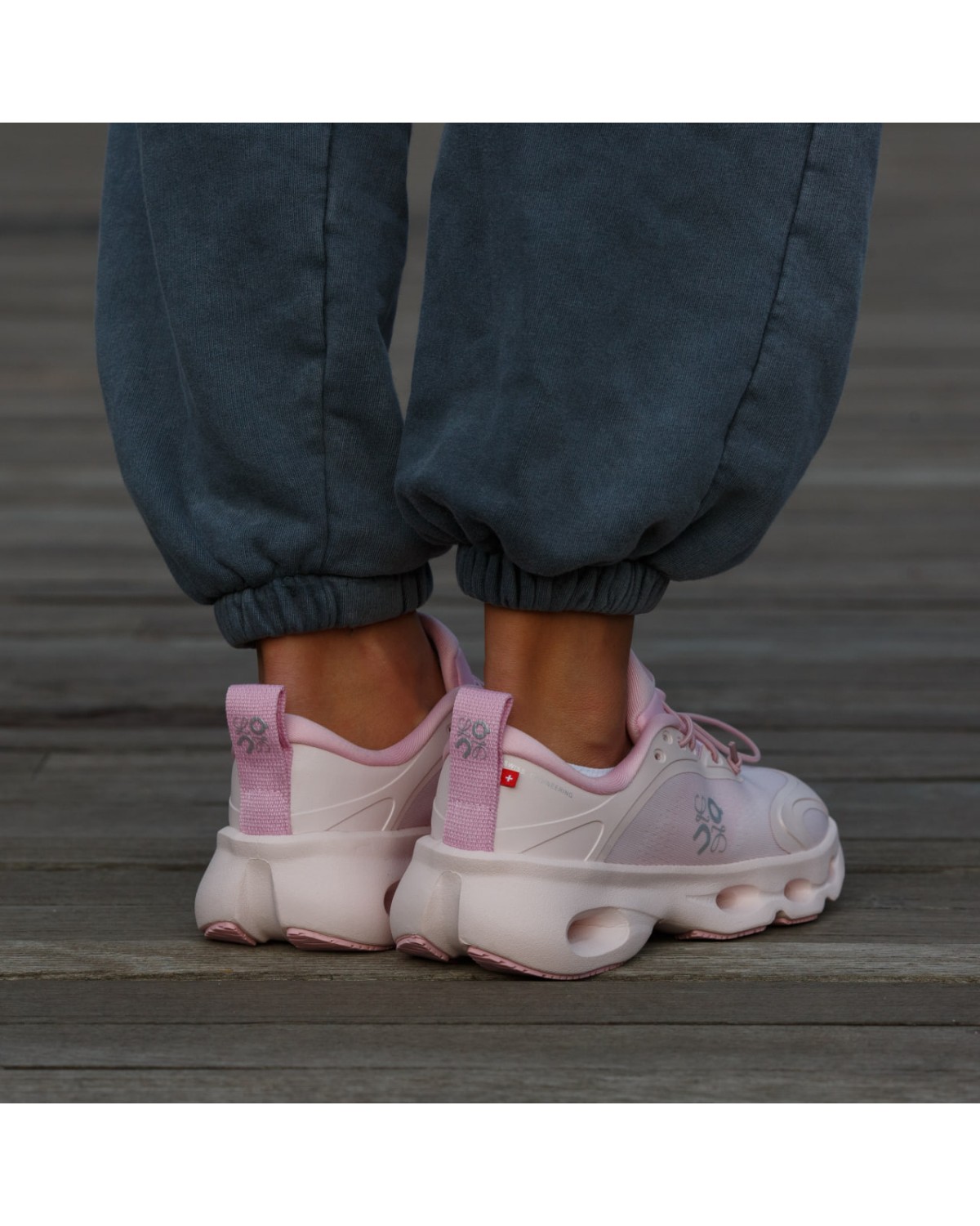 On Cloudsolo x Loewe Pink