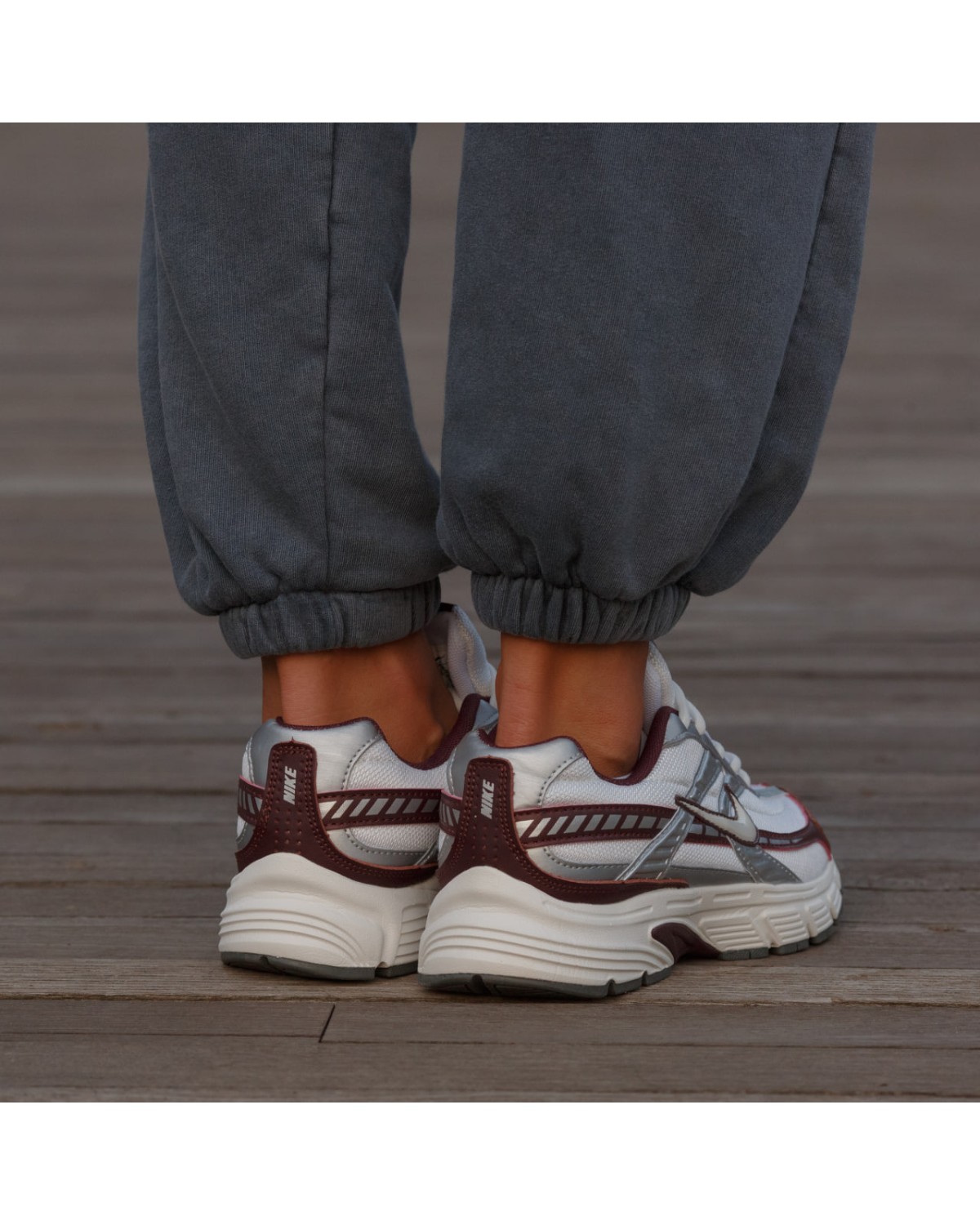 Nike Initiator White Burgundy Crush Nike Initiator White Burgundy Crush