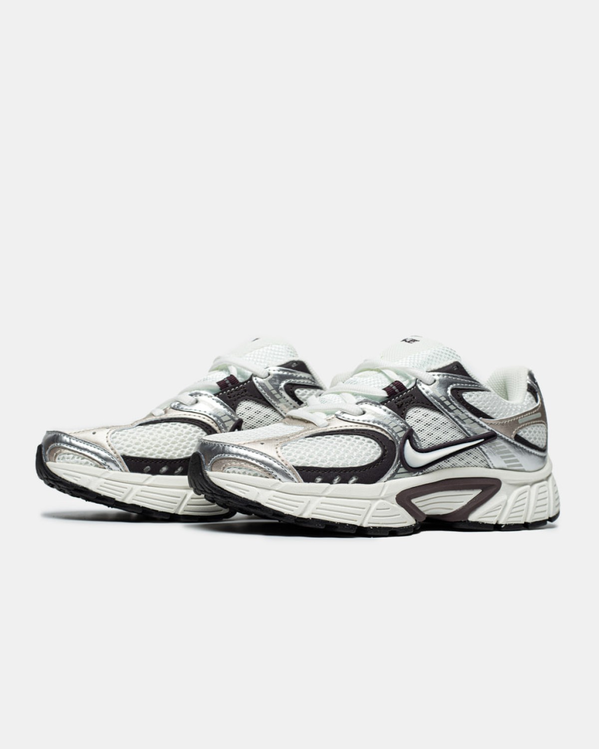 Nike V5 RNR "White/Metallic Silver/Black" Nike V5 RNR "White/Metallic Silver/Black"