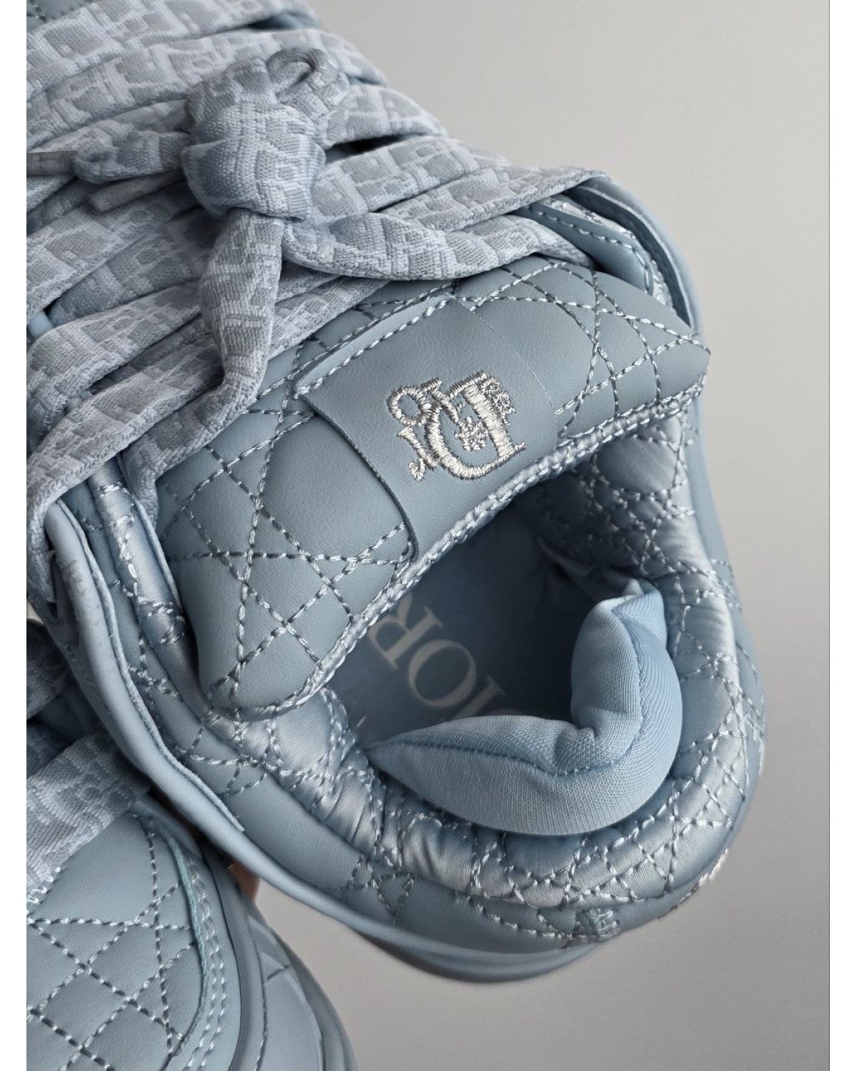 Dior B9S Skate Ice Blue