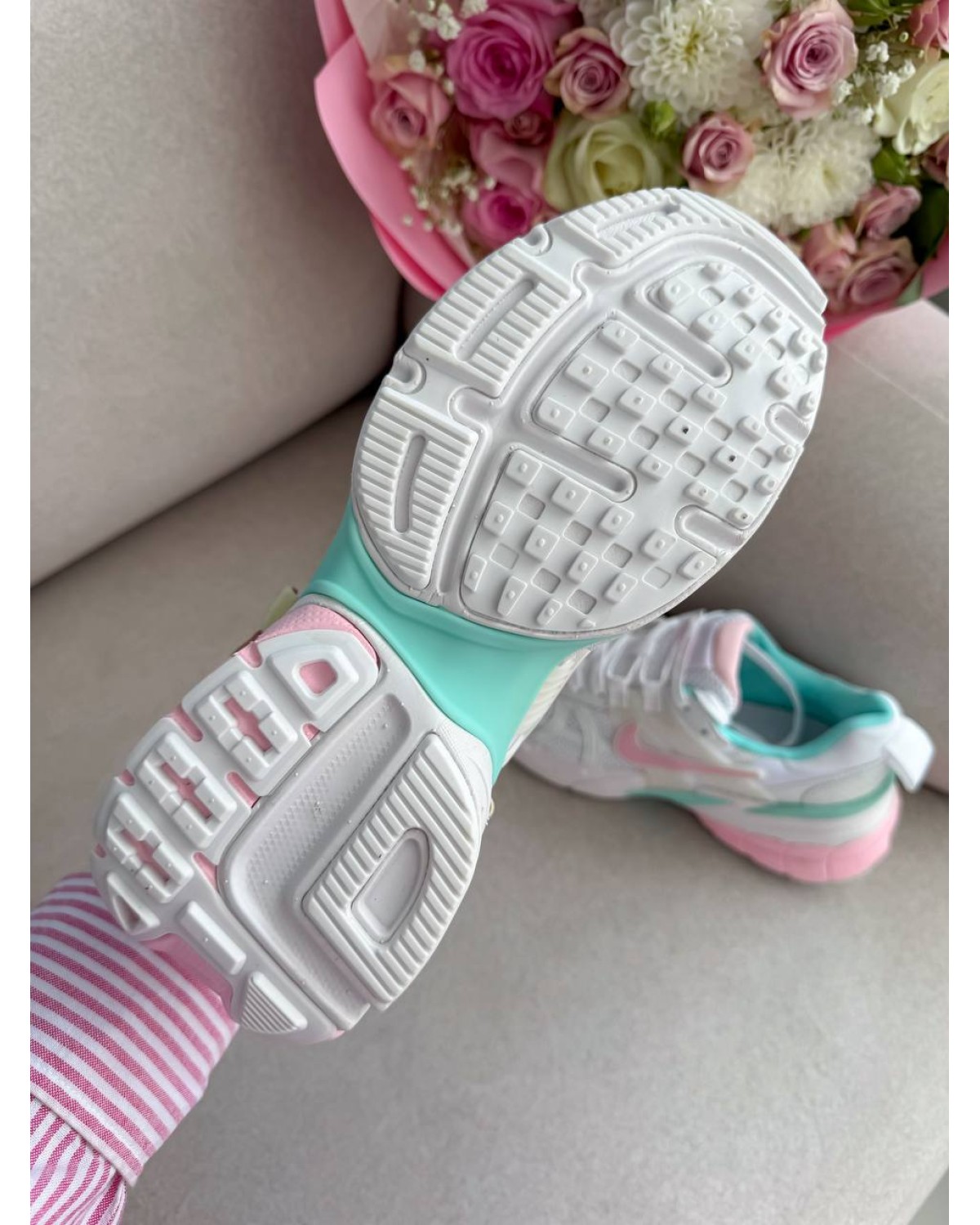 Nike V2K Runtekk White/Pink