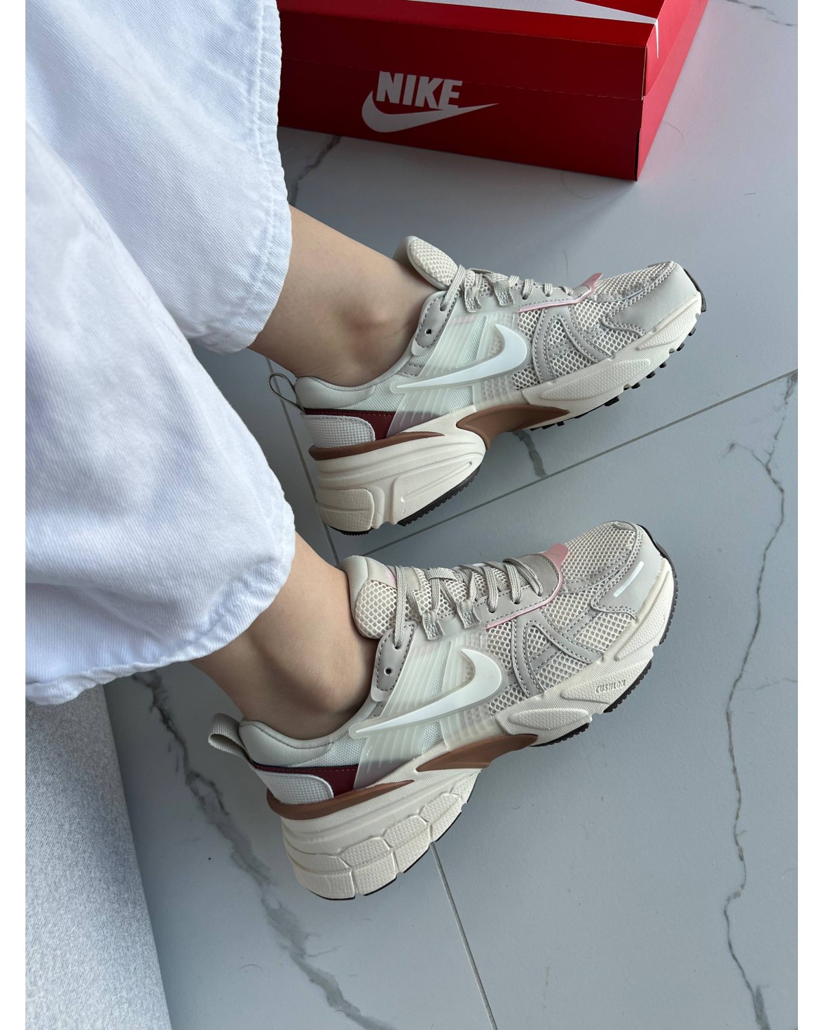 Nike V2K Run Beige Pink