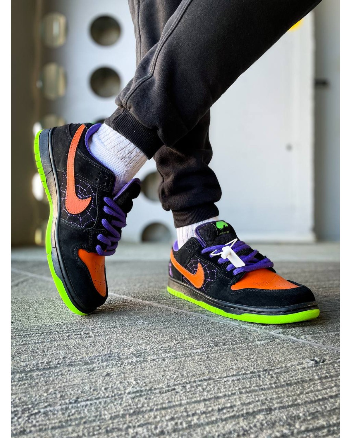 Nike SB Dunk Low "Night of Mischief" Halloween