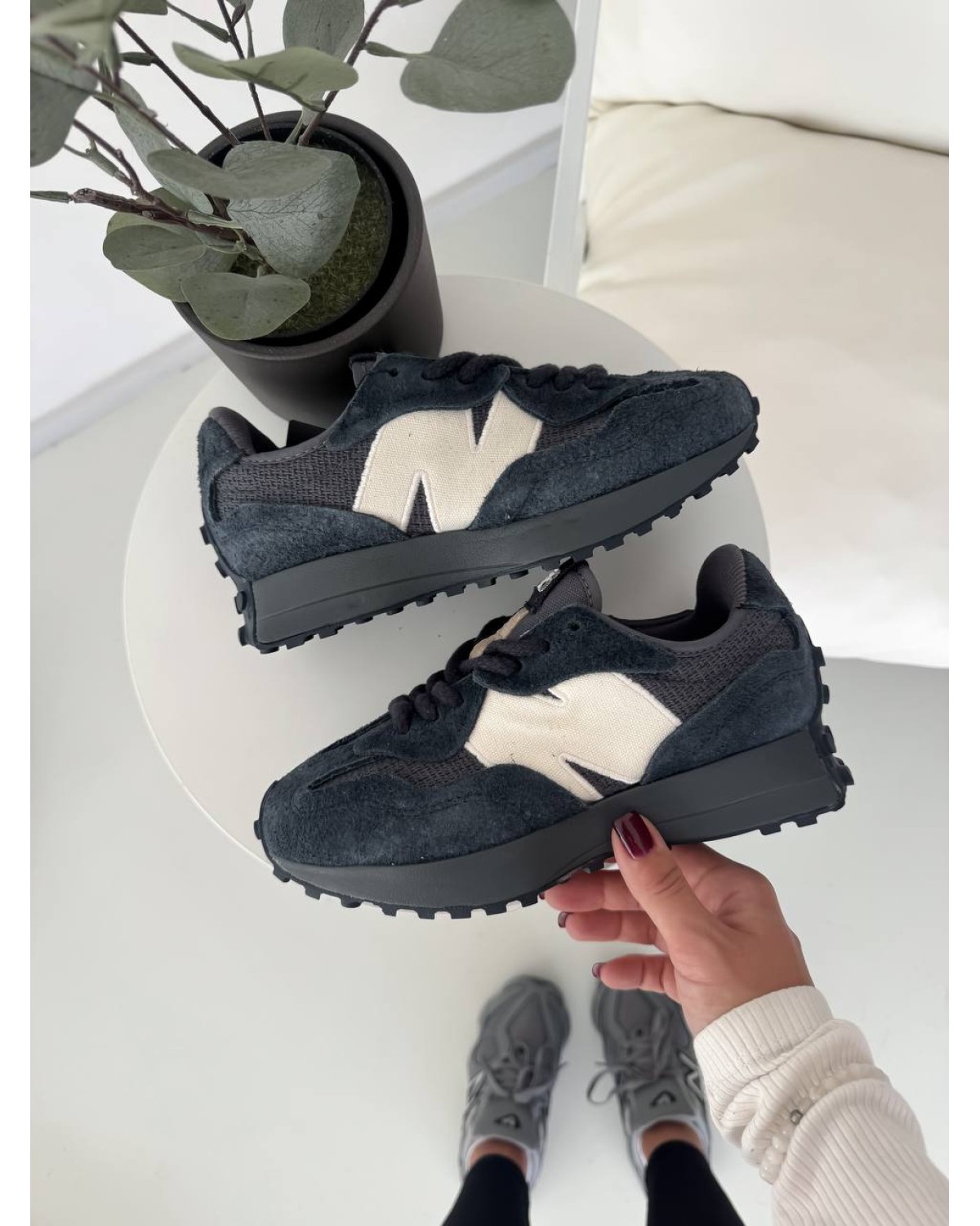 New Balance 327 Black