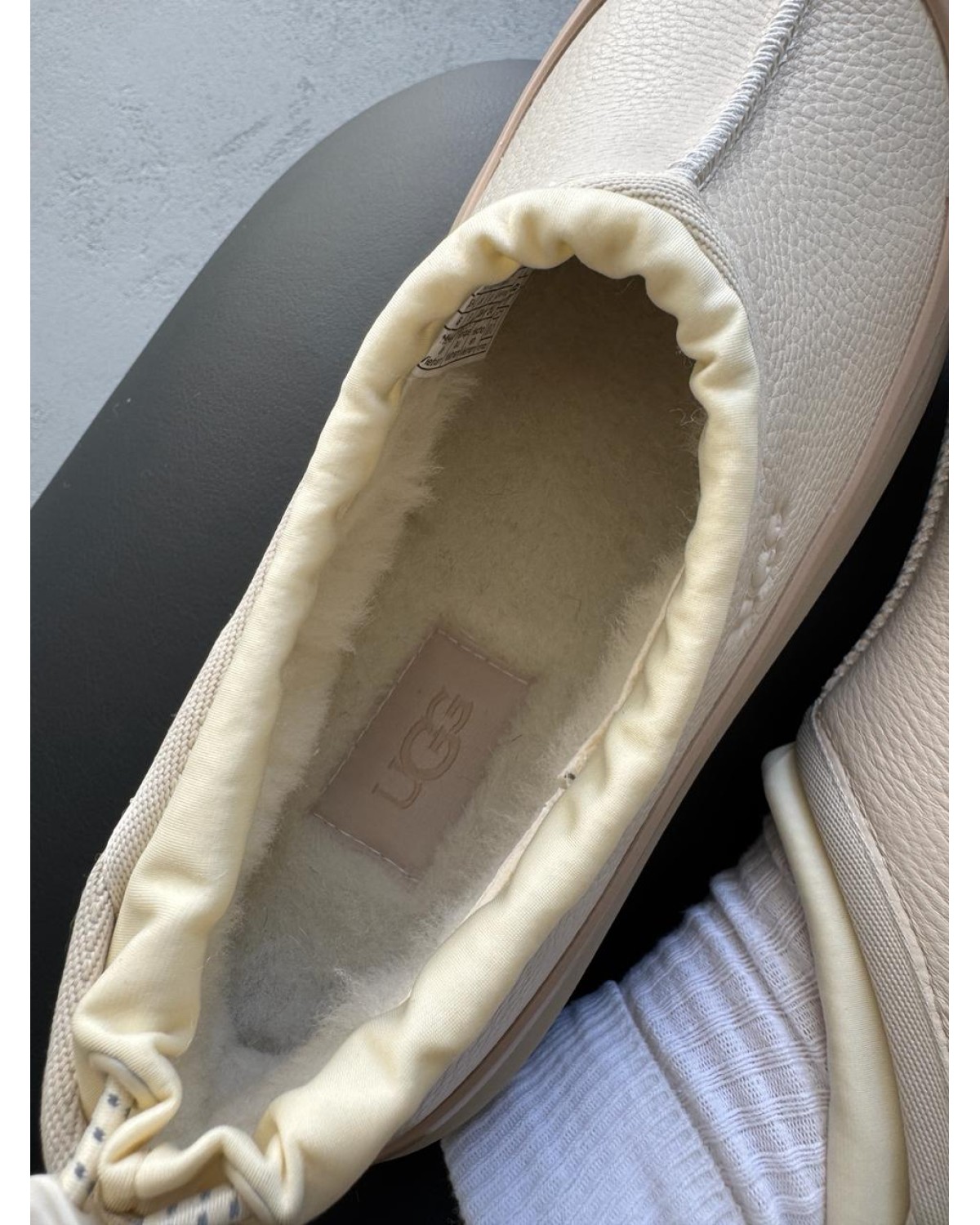 Ugg Tasman Hybrid Beige