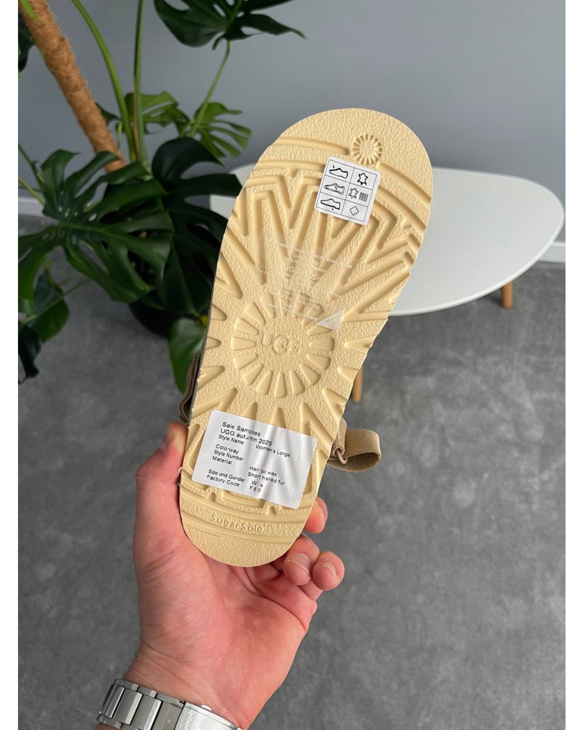 Ugg Goldenstar Clog Sand