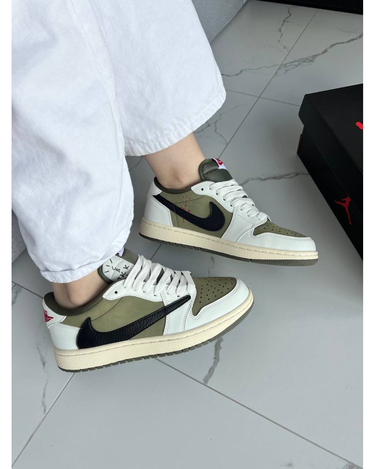 Jorgan 1 Low x Travis Scott OG SP Reverse Olive Medium