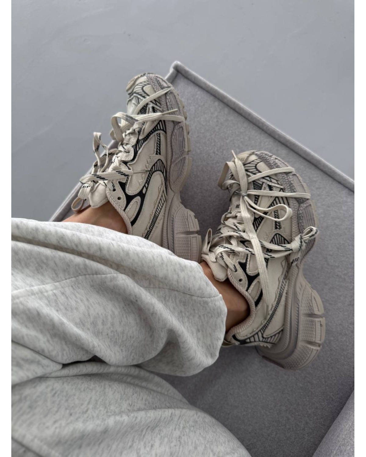 Balenciaga 3xl Vintage Beige