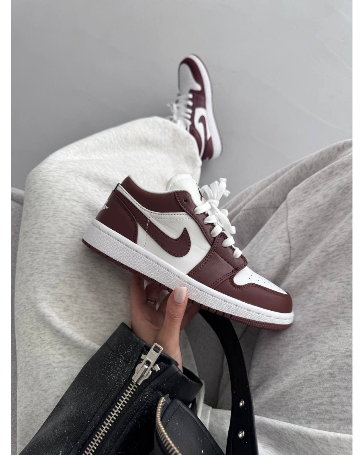 Nike Air Jordan Retro 1 Low Burgundy / White