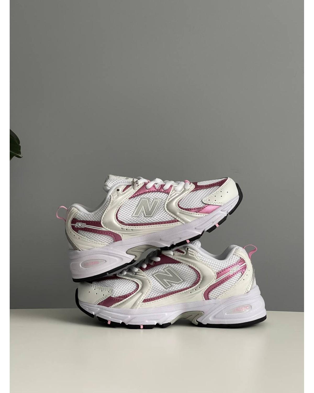 New Balance 530 White Pink