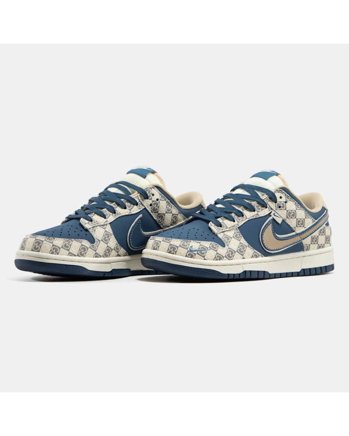 Nike SB Dunk Low x Gucci Nike SB Dunk Low x Gucci