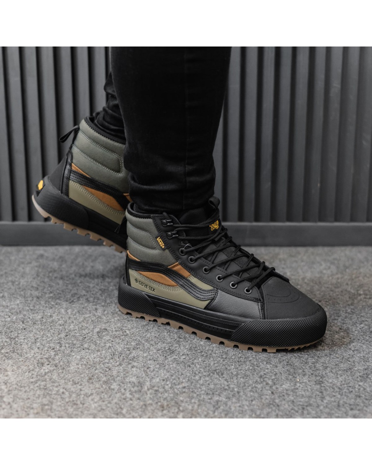 Vans Old Skool MTE 1 Gore Tex HI Black Khaki