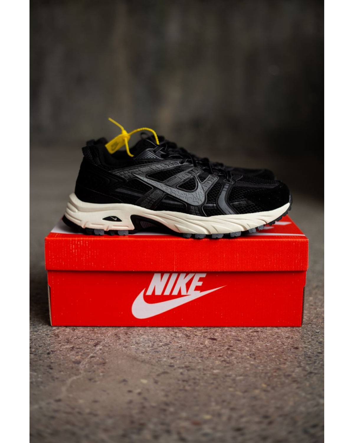 Nike V2K Run Black/White