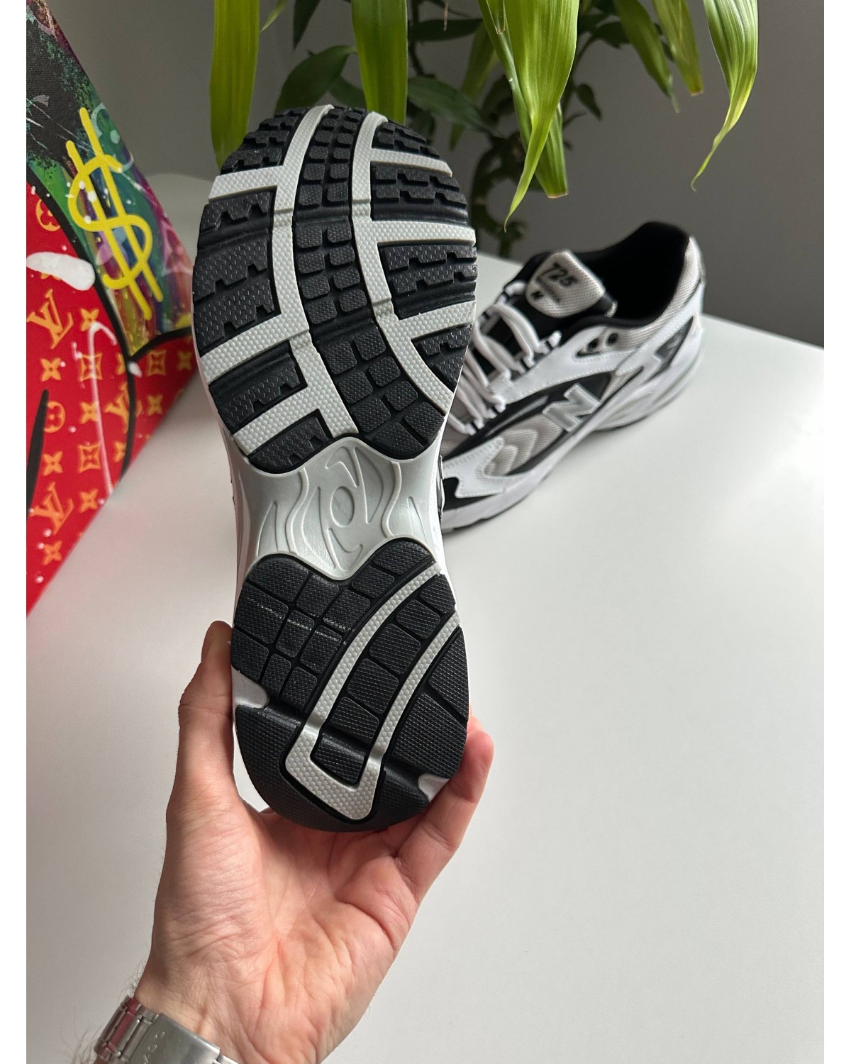 New Balance 725 White Grey Black