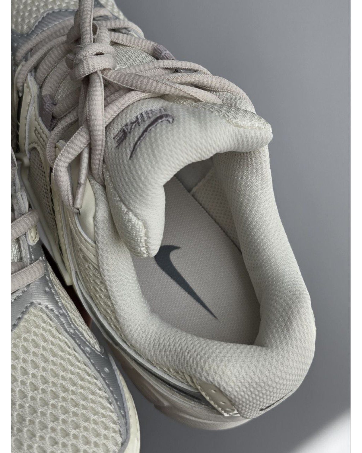 Nike V5 RNR Cream/Beige