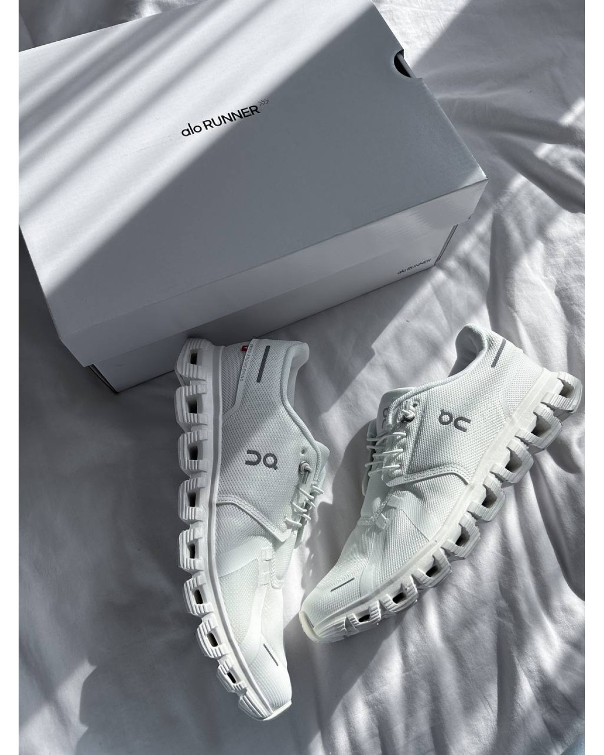 On Running Cloud 6 All White