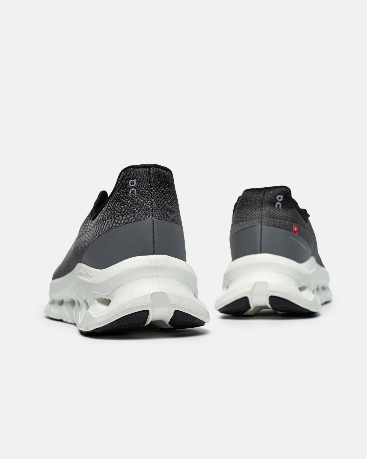 On Cloudtilt Black White