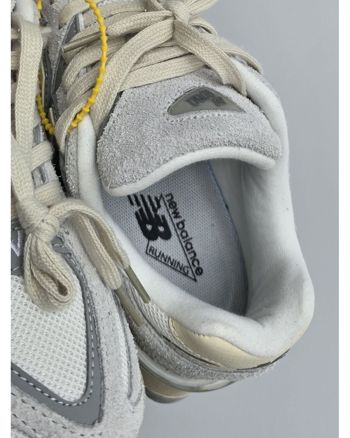 New Balance 9060 Grey/Cream
